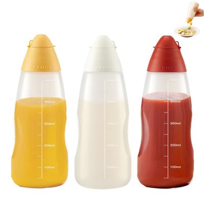 China Botellas de ketchup de plástico para barbacoa salsa de chile condimento para exprimir Durable 300ml/500ml en venta