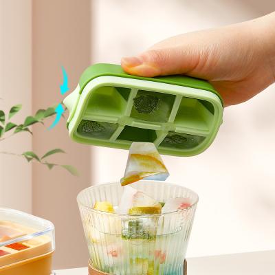 Chine 6-grille mini glace ménagère plateau de silicone pour congélateur glace moule glacier fabricant plateau de glace cube avec pelle couvercle à vendre