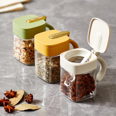 中国 2 Grids Seasoning Box Spice Box with Handle Containers with Spoon Functional Condiment Jar Storage Rack for Salt Sugar Cruet 販売のため