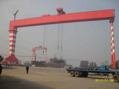 China 300t Double Electric Girder Gantry Crane , Shipyard Cranes With Double-Trolley For Ship Building for sale