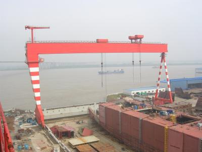 China 300 ton Electric Gantry Crane With Double-Trolley For Ship Building for sale