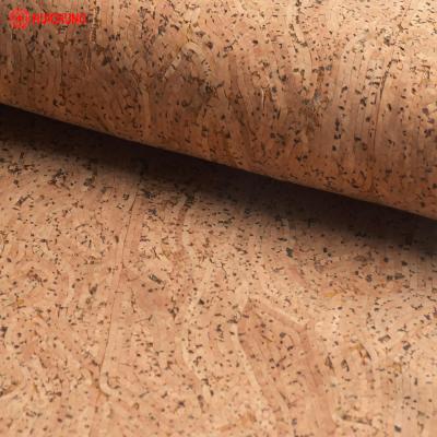 Chine Abrasion-resistant salable flow lines cork board roll natural cork fabric for bags and shoes à vendre