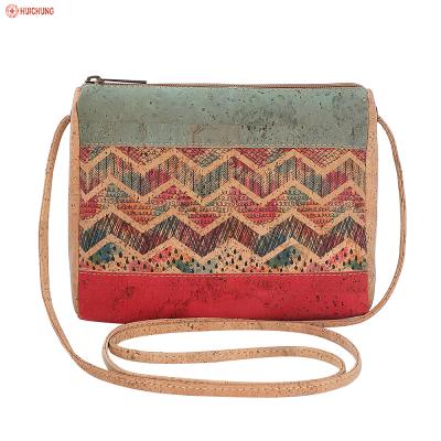 China 100% Eco Friendly Eco Friendly Europe Cork Shoulder Bag Zipper Cork Messenger Bag for sale