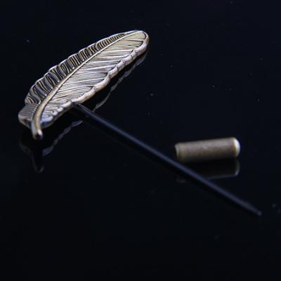 China Hot Selling Europe Fashion Men Leaf Long Pin Metal Feather Lapel Pin for sale