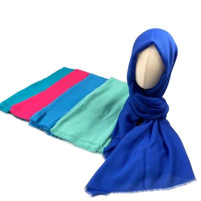 China Newest Style Wholesale Chiffon Women Muslim Hijab Tank Top Kuwaiti India Warm Scarf Many Colors for sale