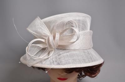 China Kleines Elfenbein Sinamay-Damen-Hüte/Sommer sinamay fascinator Hut zu verkaufen