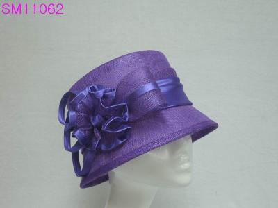 Chine Les dames simples de Sinamay de cloche façonnent des chapeaux, dames épousant des chapeaux à vendre