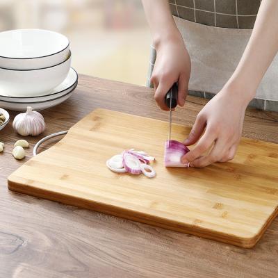 China Sustainable Hot Product Bamboo Cutting Board Square Durable Cheese Board Customizable Logos Bamboo Cheese Board for sale