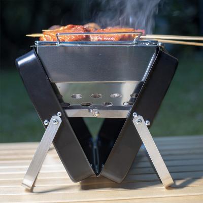 China Easily Assembled Portable Foldable Small Size Outdoor Camping Equipment Household Family BBQ BBQ Grills for sale