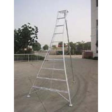 China Folding Ladders Aluminum Tripod Ladder for sale