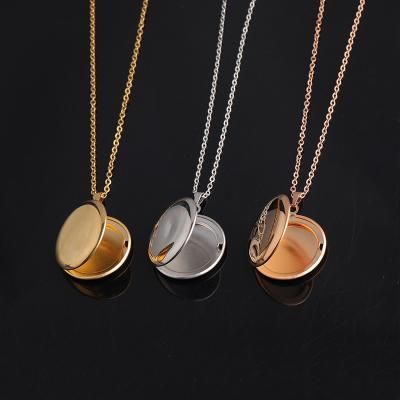 China Design Stainless Steel Memory Necklace Diy Round Picture Frame Environmental Creative Gold Plated Photo Pendant Necklace for sale