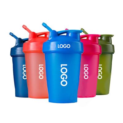 China 100% BPA Free Viable Protein Sports Water Bottle Customized Logo Cup Protein Shake Bottle With Mixing Ball for sale