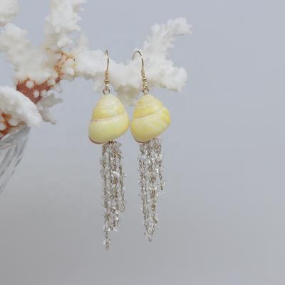 China Small Beautiful Cute Natural Conch With Crystal Chain Earrings Natural Shell And Conch Jewelry Beach Wedding Vacation Gift for sale