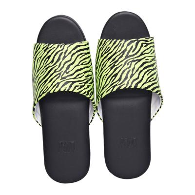 China Custom Leather Casual Ladies Fashion Trend Trend Slippers Home Printing Slippers PVC Fashion Simple Slippers for sale