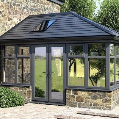 China Modern Decorative Outdoor Glass Room Triangle Prefab Glass Room Garden Home for sale