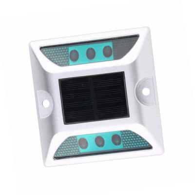 China IP68 resistente al agua luz solar para carretera autopista aeropuerto luces LED reflectoras de ojo de gato en venta