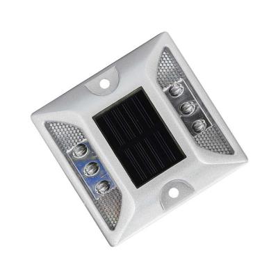 China Reflective Solar LED Road Studs Flashing Solar Driveway LED Marker Lights for sale