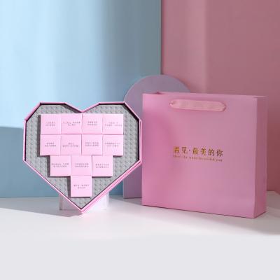 China Recycled Materials New Product Brown Sugar Packaging Heart Shaped Gift Box Can Be Customized Chocolate Gift Box Candy Gift Box for sale