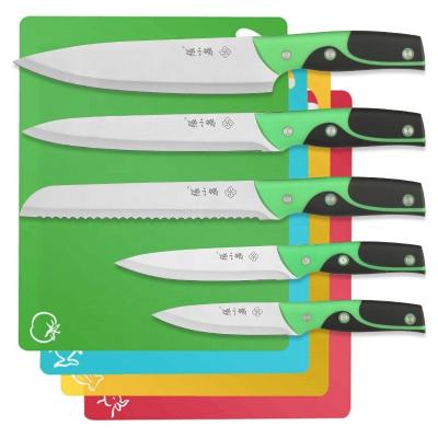 China Viable Hot Selling Kitchen Knife Set Chef Knives Set With TPRhandle Cutting Board And Kitchen Mats PP Knife Set for sale