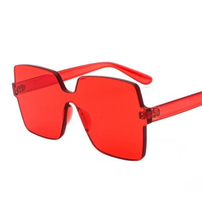 China 2020 Fashion Sunglasses OEM Customized Fashion Square Women PC Sunglasses Integrated Eyewear Colored Glass Eyewear Tinted Lenses 100 for sale