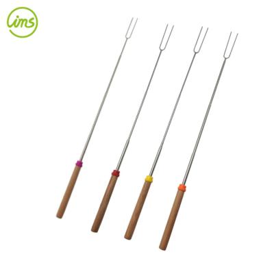 China Extendable Heat Resistance Skewers Forks Set With Wooden Handle for sale