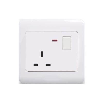 China Residential 13A 1Gang 3 UK Standard Universal Electrical Pins / General Purpose Plug In Switches And Sockets for sale