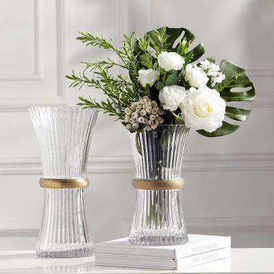 China Modern Home Decor Flower Vase Modern Large Transparent Glass Flower Vase For Wedding for sale