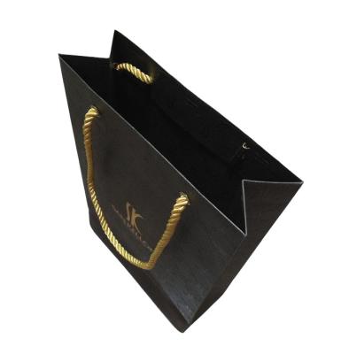 China Custom Recyclable Biodegradable Luxury Black Paper Bag Printing Golden Logo Craft Paper Bags Packaging Shopping Bag for sale