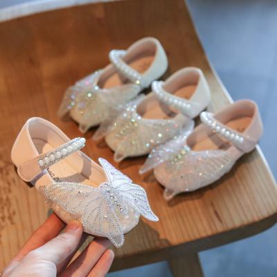 China Girls Shoes Sweat-absorbent Princess Shoes 2021 Korean Wholesale Spring New Diamond Butterfly Girl Baby Princess Shoes for sale