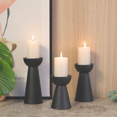 China Creative home decoration candle holder table wedding decoration wrought iron candle holders for sale