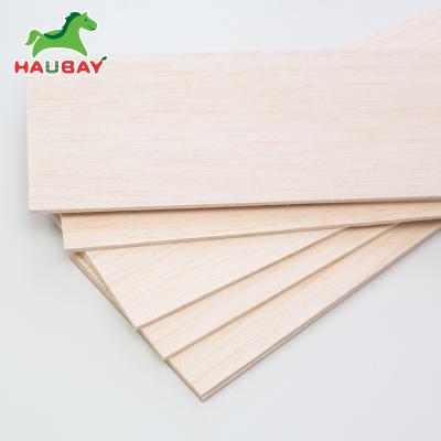 China Recyclabel 1mm Balsa Wood Sheet Low Density 80kg/cbm Balsa Wood for sale