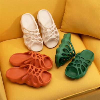 China Outdoor Slippers 2022 Fashion Wholesale Slippers Summer Casual Shoes EVA Outdoor Women Custom Men Slides Slippers for sale