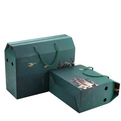 China Best Recyclable China Food Gift Packaging Green Rigid Gift Wrapping Cardboard Designable Paper Box With Handles for sale