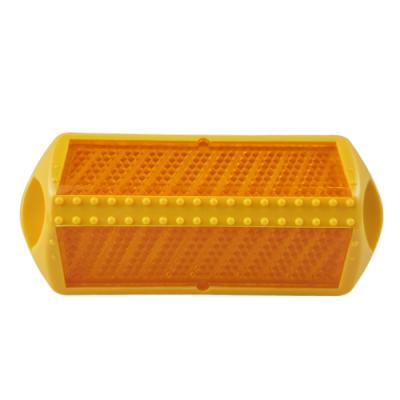 China Plastic Road Signage PMMA Road Reflector Marker Road Studs for sale