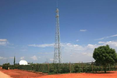 Chine La télécommunication galvanisée domine, appui auto- angulaire/tubulaire 25 M | 50 M de tour d'antenne en acier 4 L à vendre