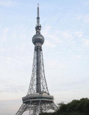 Chine Tours autosuffisantes de bâtiment à pans de bois de construction d'antenne en acier de télécommunication 3L/4L à vendre