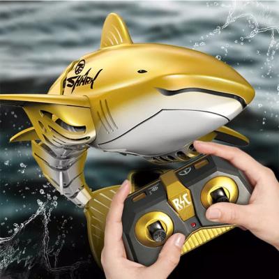 China RC shark screwdriver the spine 2 speed bionic acceleration 360 degree rotating 2.4G remote control rc shark for sale