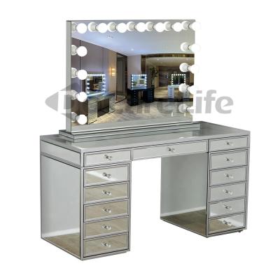 China Docarelife New Style Modern Bedroom Lighted Dressing Table Mirrored Makeup Vanity Table with Lighted Mirror for sale