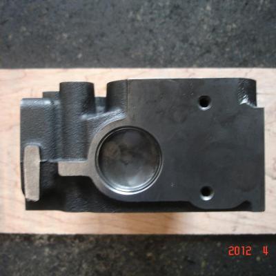 China 4JB1 Iron Cylinder Head Auto Engines for sale