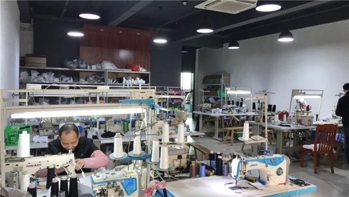 Verified China supplier - Guangzhou Sychuan Clothing Trade Co., Ltd.