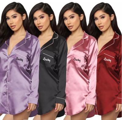 China Breathable PJ Nightgown Oversized Satin Nightgown Side Slip Button Pijamas Lounge Wear Allure Women Long Sleeve Silk Pajamas Set Women's Sleepwear Te koop