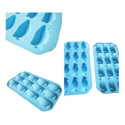 China Viable Food Grade 12 Cavity Mold Small Cartoon Baking Penguin Form DIY Candy Ice Cube Silicone Chocolate Mold for sale