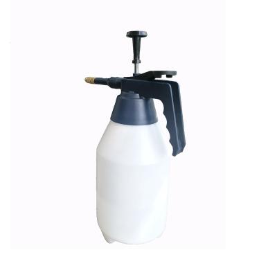 China Spray Water 50 Ounce 1.5 Liter Handheld Pump Sprayer Pressurized Big Bottle for sale