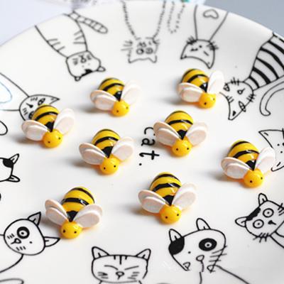 China Miniature China Kawaii Bee Figurines Animals Flatback Resin Cabochon DIY Cabochon Embellishments For Scrapbooking Craft Supplies 20mm for sale