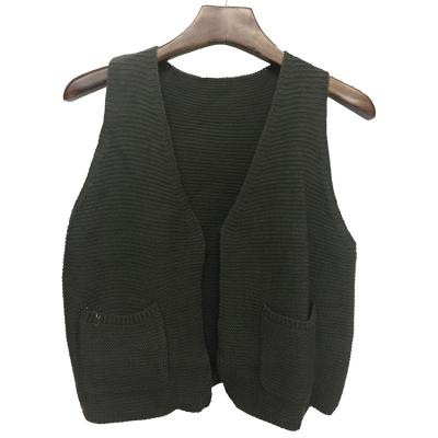 China Anti-Wrinkle Ladies Loose Pocket Sweater Vest V-Neck Cardigans Sleeveless Hand Knitted Sweater for sale