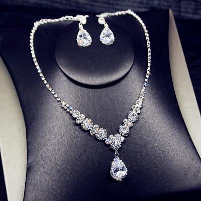 China FASHIONABLE High Quality Bridal Shiny Rhinestone Jewelry Accessories Full Rhinestone Rhinestone Earrings And Necklace Jewelry 3pcs/Set for sale