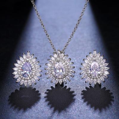 China 2022 New Trendy Wedding Personality Water Drop Zircon Simple Sparkle Jewelry Set Bridal Necklace Earrings Set For Women for sale