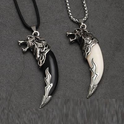 China Spike Pendent Necklace Brave Men Wolf Teeth Spike Lucky Jewelry Latest Design CLASSIC Men's Tooth Amulet Pendant Necklace Vintage for sale