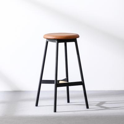 China Modern Industrial Modern Bar Furniture Round Top Seat PU Leather Bar Stool With Wooden Legs for sale