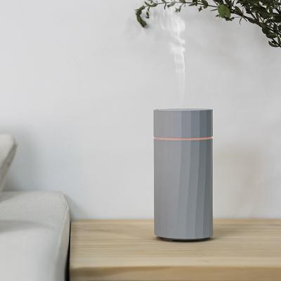 China Portable Rechargeable Ultrasonic Cool Mist Spray Humidifier Air Room Diffuser Car Mini USB Humidifier Humidifier For Bedroom for sale